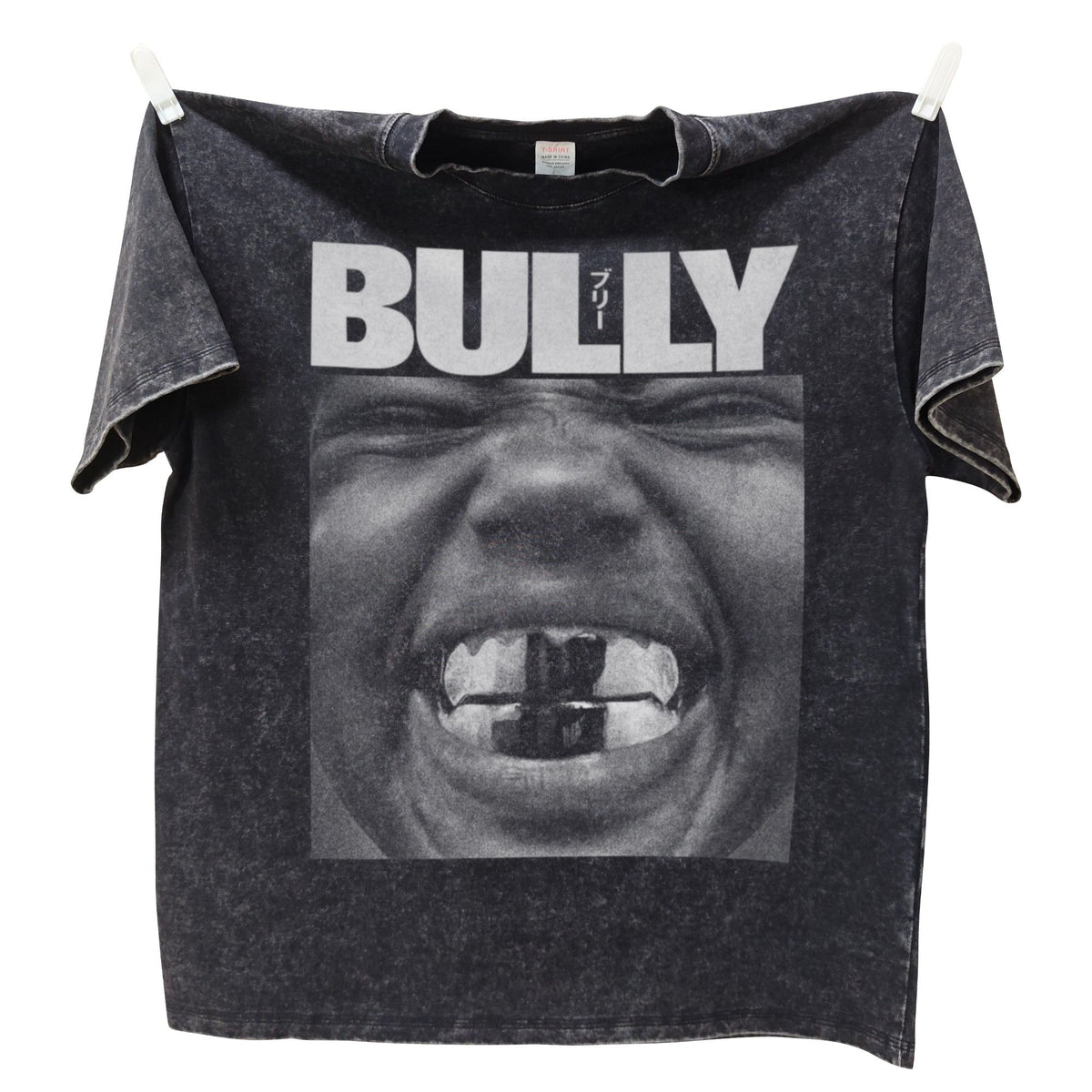 Real photo of the Bully Grillz Portrait Oversized Washed T-Shirt