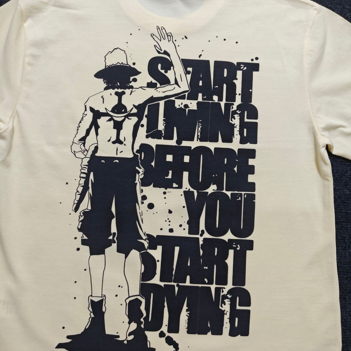 Real photo of the Start Living Oversized T-Shirt, print close-up